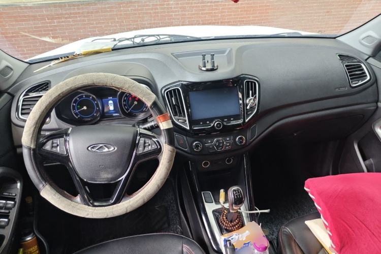 Used Chery Tiggo 5 2016 1.5T Manual Jiayue Trust Edition Center Console