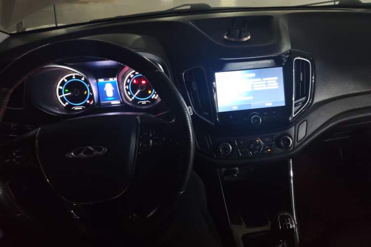 Used Chery Tiggo 5 2016 1.5T Manual Jiayue Trust Edition Center Console