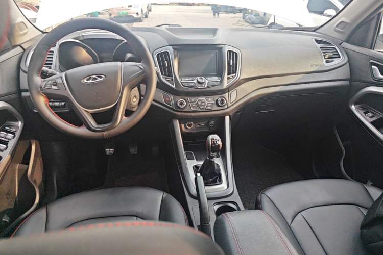 Used Chery Tiggo 5 2016 2.0L Manual Family Edition Center Console