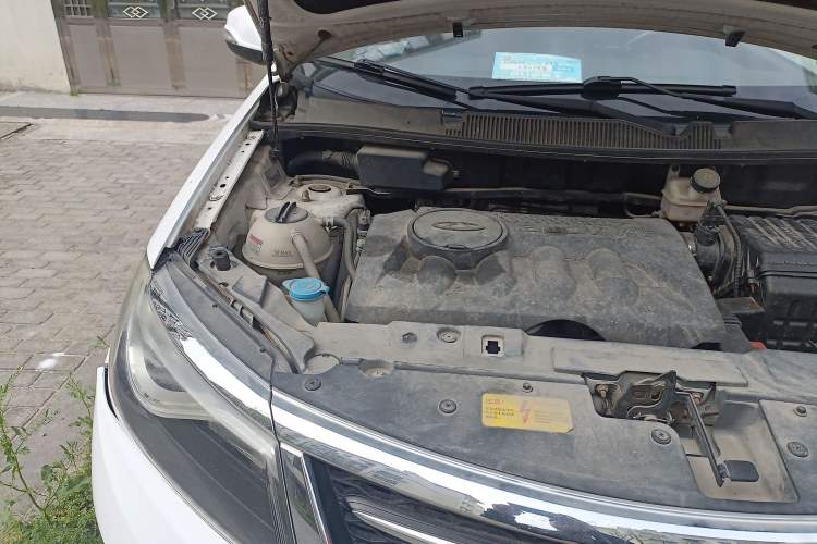Used Chery Tiggo 5 2016 2.0L CVT Family Deluxe Edition Engine Bay Right