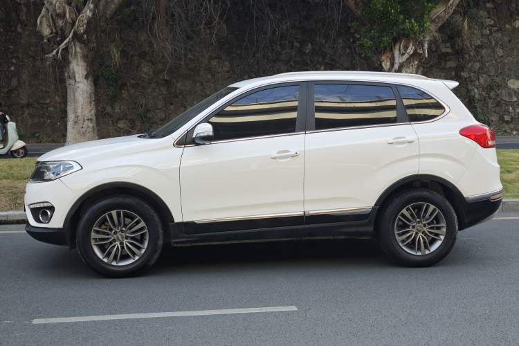 Used Chery Tiggo 5 2016 2.0L Manual Family Edition Exterior 5