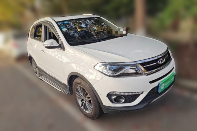Used Chery Tiggo 5 2016 2.0L CVT Family Deluxe Edition Front Right 45 Deg