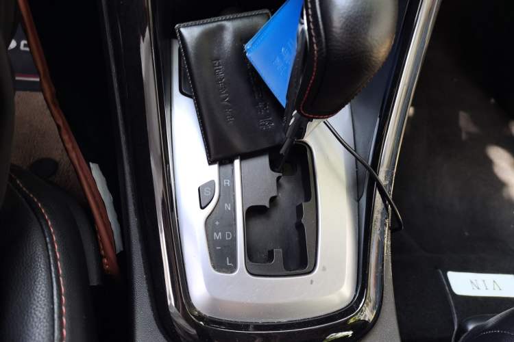 Used Chery Tiggo 5 2016 2.0L CVT Family Deluxe Edition Gear Lever