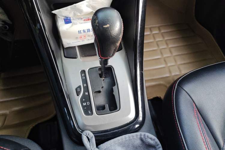 Used Chery Tiggo 5 2016 2.0L CVT Family Deluxe Edition Gear Lever