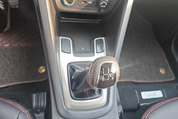 Used Chery Tiggo 5 2016 2.0L Manual Family Edition Gear Lever