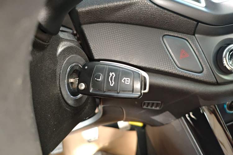 Used Chery Tiggo 5 2016 2.0L Manual Jia Yue Edition Interior 1