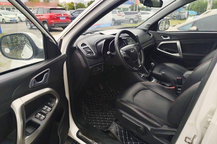 Used Chery Tiggo 5 2016 2.0L Manual Family Edition Interior 2