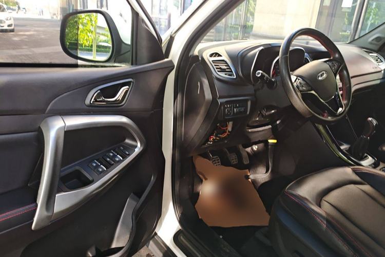 Used Chery Tiggo 5 2016 2.0L Manual Jia Yue Edition Interior 3