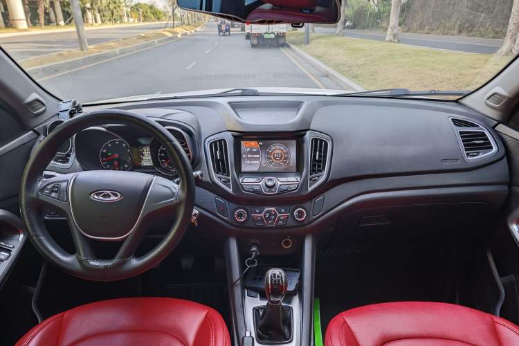Used Chery Tiggo 5 2016 2.0L Manual Family Edition Interior 4