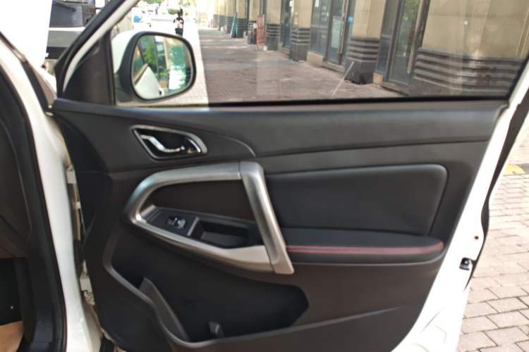 Used Chery Tiggo 5 2016 2.0L Manual Jia Yue Edition Interior 5