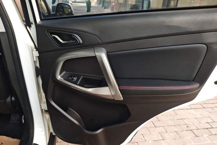 Used Chery Tiggo 5 2016 2.0L Manual Jia Yue Edition Interior 6