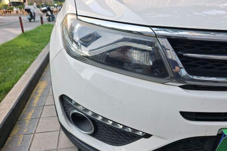 Used Chery Tiggo 5 2016 2.0L CVT Family-Approved Confidence Edition Right Front Headlight