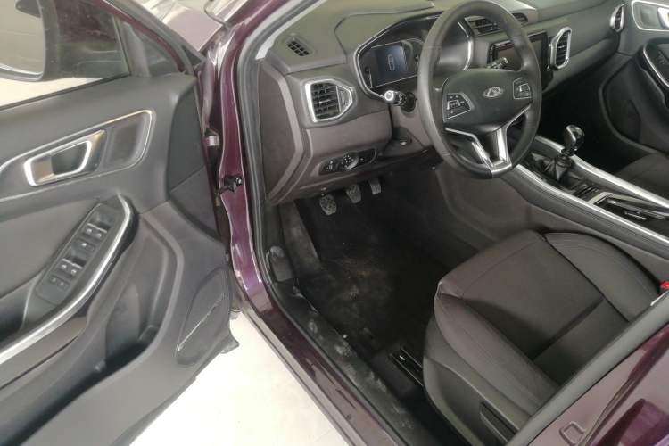 Used Chery Tiggo 5x 2017 1.5T Manual Fashion Edition Interior 3