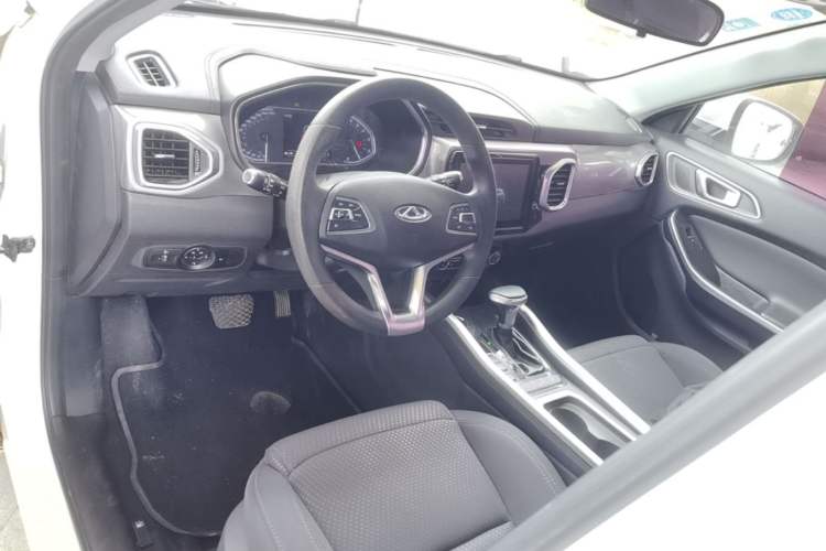 Used Chery Tiggo 5x 2017 1.5T DCT Fashion Edition Center Console