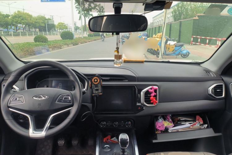 Used Chery Tiggo 5x 2017 1.5T Manual Fashion Edition Center Console