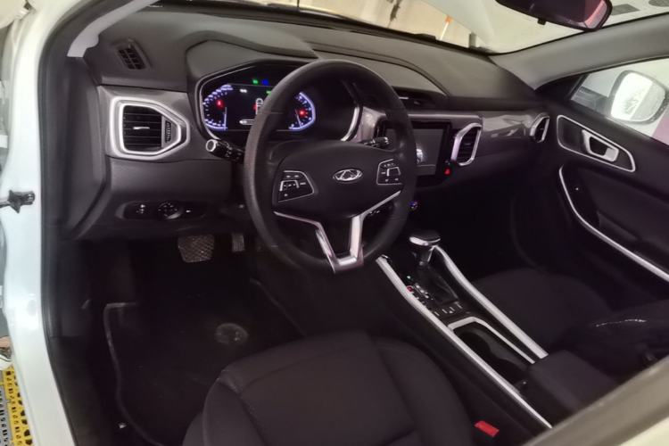 Used Chery Tiggo 5x 2017 1.5T DCT Fashion Edition Center Console