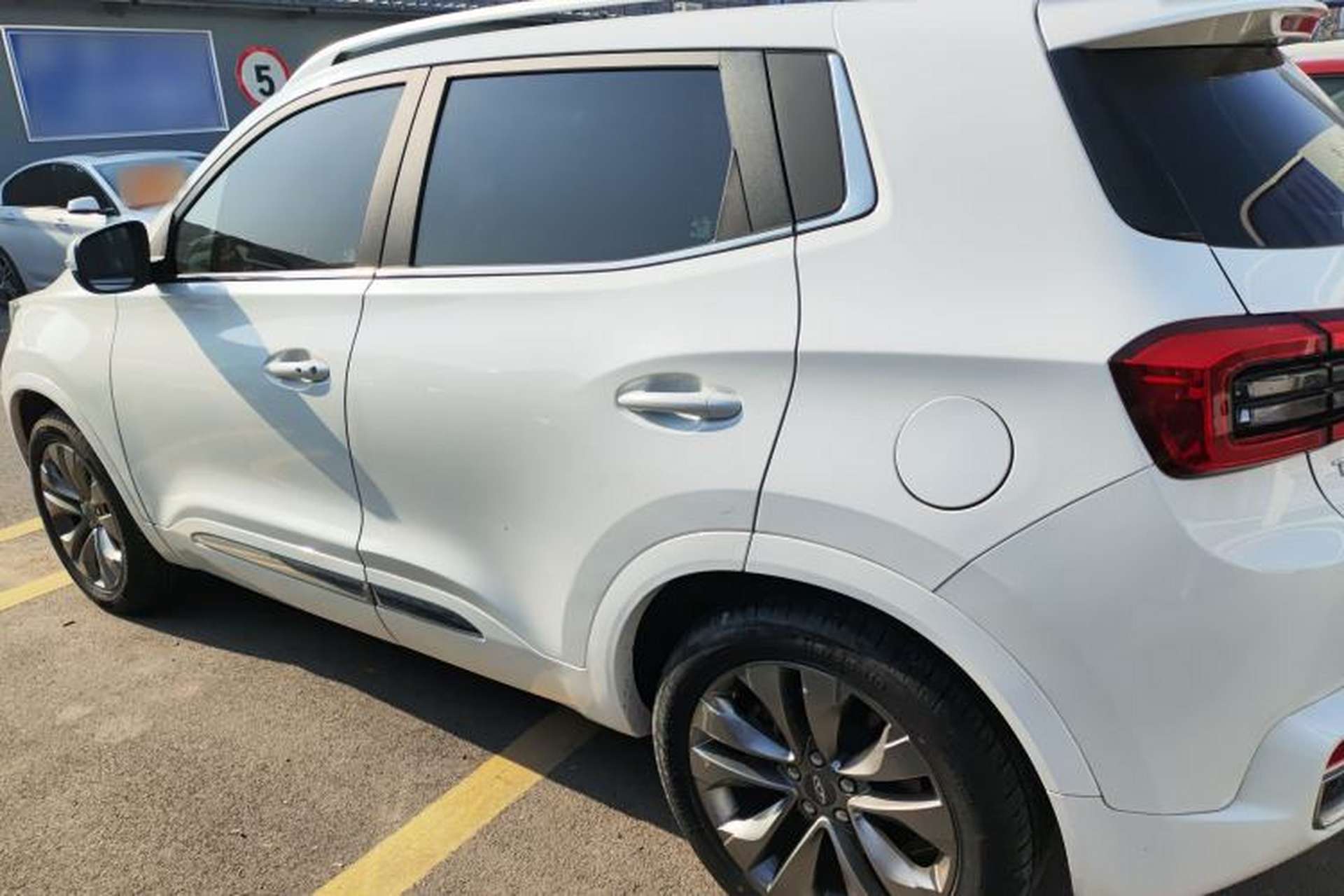 Used Chery Tiggo 5x 2017 1.5T DCT Elite Model Exterior 3