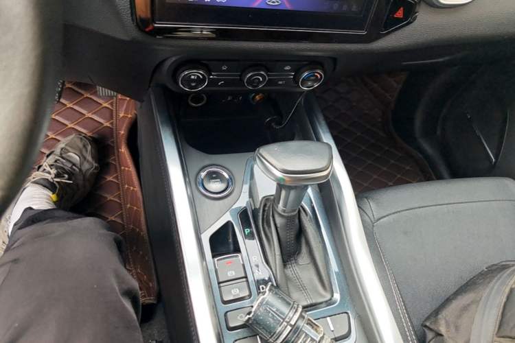 Used Chery Tiggo 5x 2017 1.5T DCT Fashion Edition Gear Lever