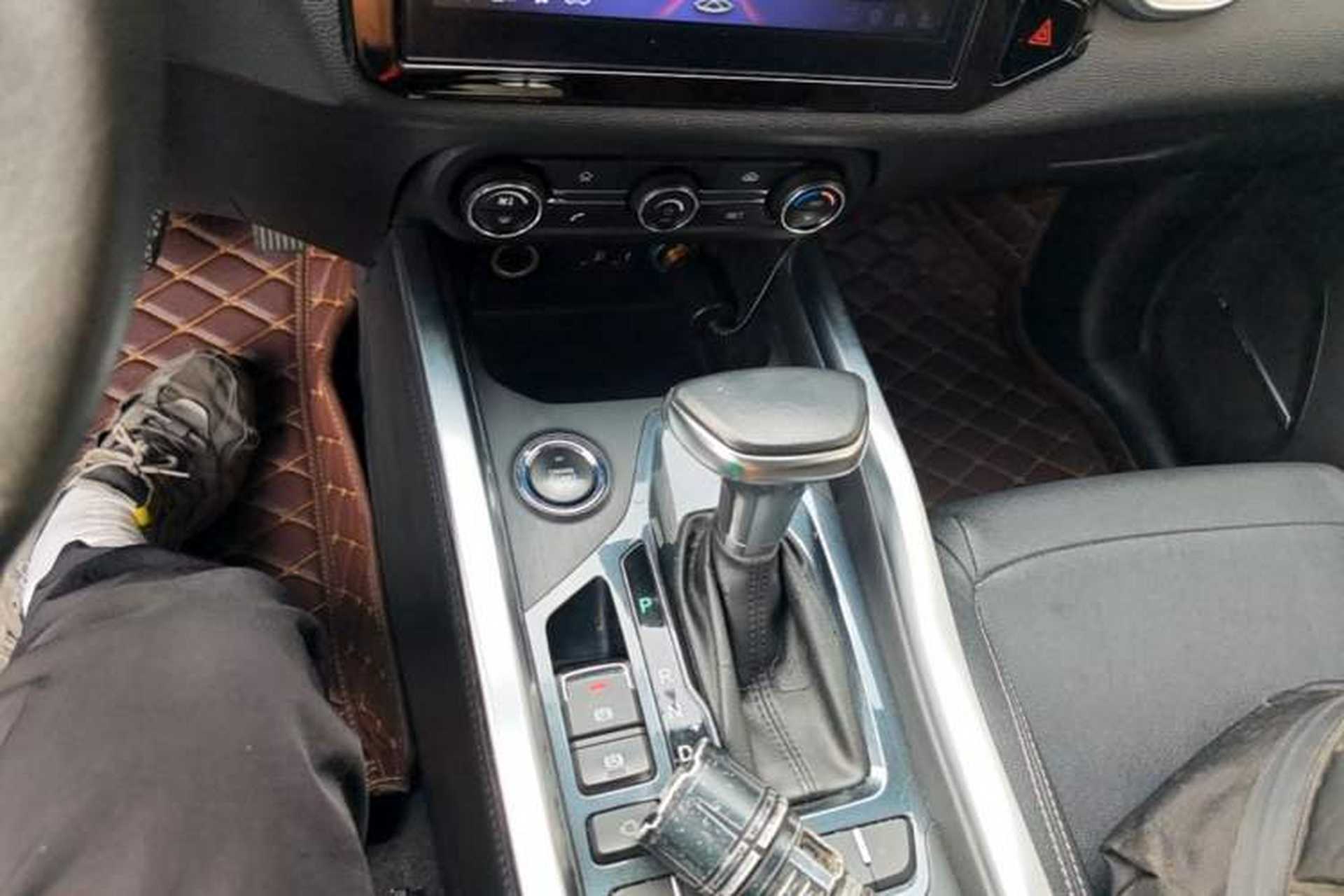 Used Chery Tiggo 5x 2017 1.5T DCT Fashion Edition Gear Lever