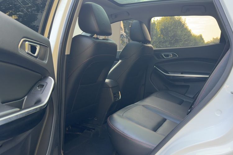 Used Chery Tiggo 5x 2017 1.5T Manual Elite Model Interior 2
