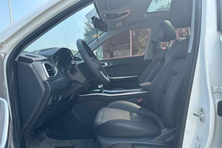 Used Chery Tiggo 5x 2017 1.5T DCT Elite Model Interior 4