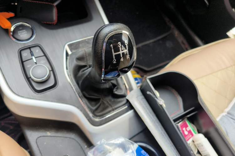 Used Chery Tiggo 5x 2019 HERO 1.5L Manual Luxury Edition Gear Lever