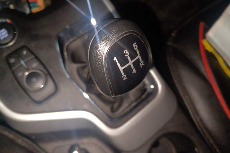 Used Chery Tiggo 5x 2019 HERO 1.5L Manual Fashion Edition Gear Lever