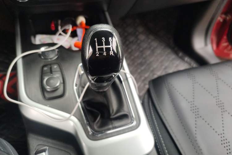 Used Chery Tiggo 5x 2019 HERO 1.5L Manual Fashion Edition Gear Lever