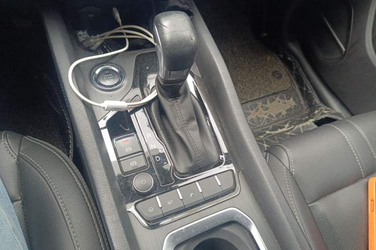 Used Chery Tiggo 5x 2019 HERO 1.5L CVT Luxury Edition Gear Lever