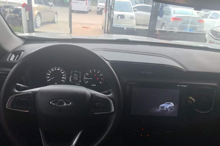 Used Chery Tiggo 5x 2019 HERO 1.5L Manual Fashion Edition Center Console