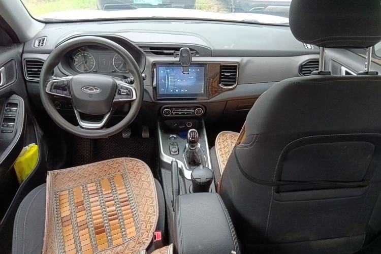 Used Chery Tiggo 5x 2019 HERO 1.5L Manual Fashion Edition Center Console