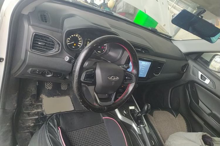Used Chery Tiggo 5x 2019 HERO 1.5L Manual Fashion Edition Center Console