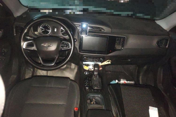 Used Chery Tiggo 5x 2019 HERO 1.5L CVT Fashion Edition Center Console