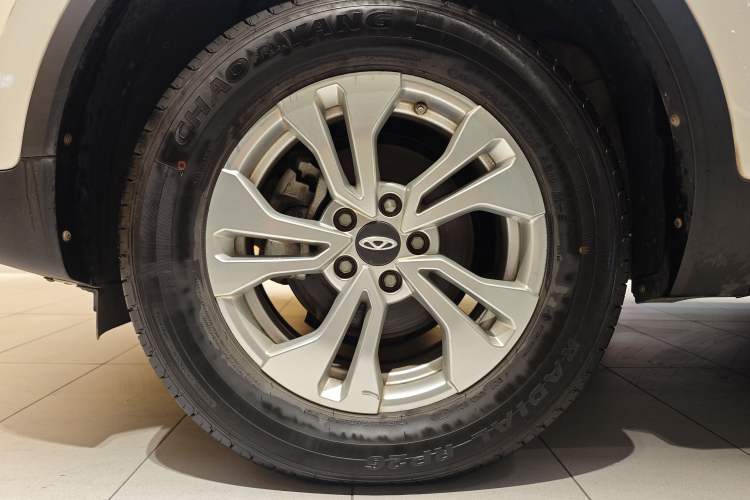 Used Chery Tiggo 5x 2019 HERO 1.5L Manual Fashion Edition Exterior 4