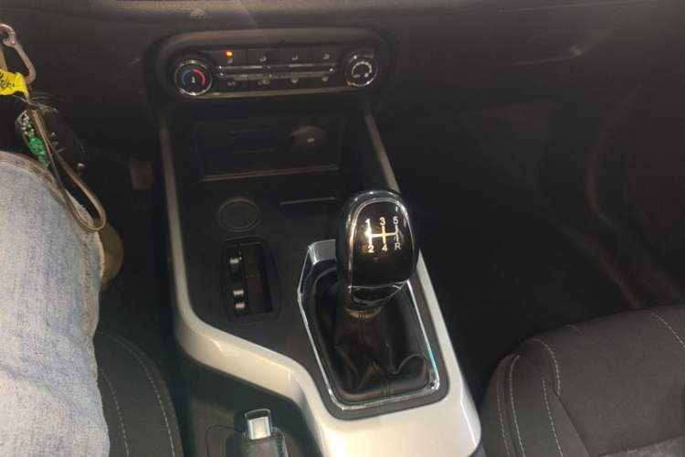 Used Chery Tiggo 5x 2019 HERO 1.5L Manual Urban Edition Gear Lever