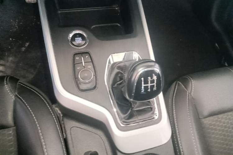 Used Chery Tiggo 5x 2019 HERO 1.5L Manual Luxury Edition Gear Lever