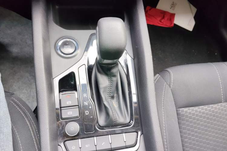 Used Chery Tiggo 5x 2019 HERO 1.5L CVT Fashion Edition Gear Lever