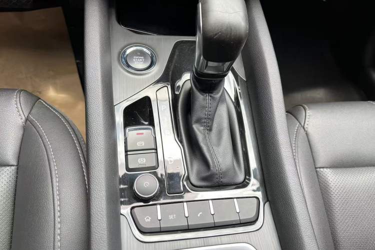 Used Chery Tiggo 5x 2019 HERO 1.5L CVT Luxury Edition Gear Lever