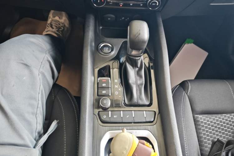 Used Chery Tiggo 5x 2019 HERO 1.5L CVT Fashion Edition Gear Lever
