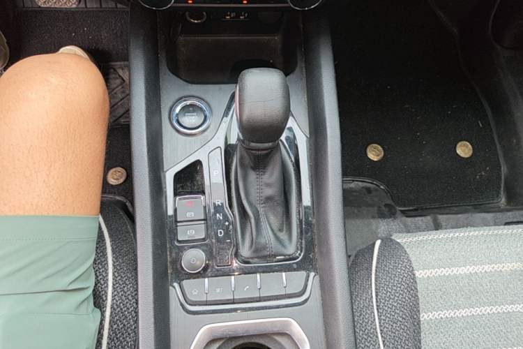 Used Chery Tiggo 5x 2019 HERO 1.5L CVT Fashion Edition Gear Lever