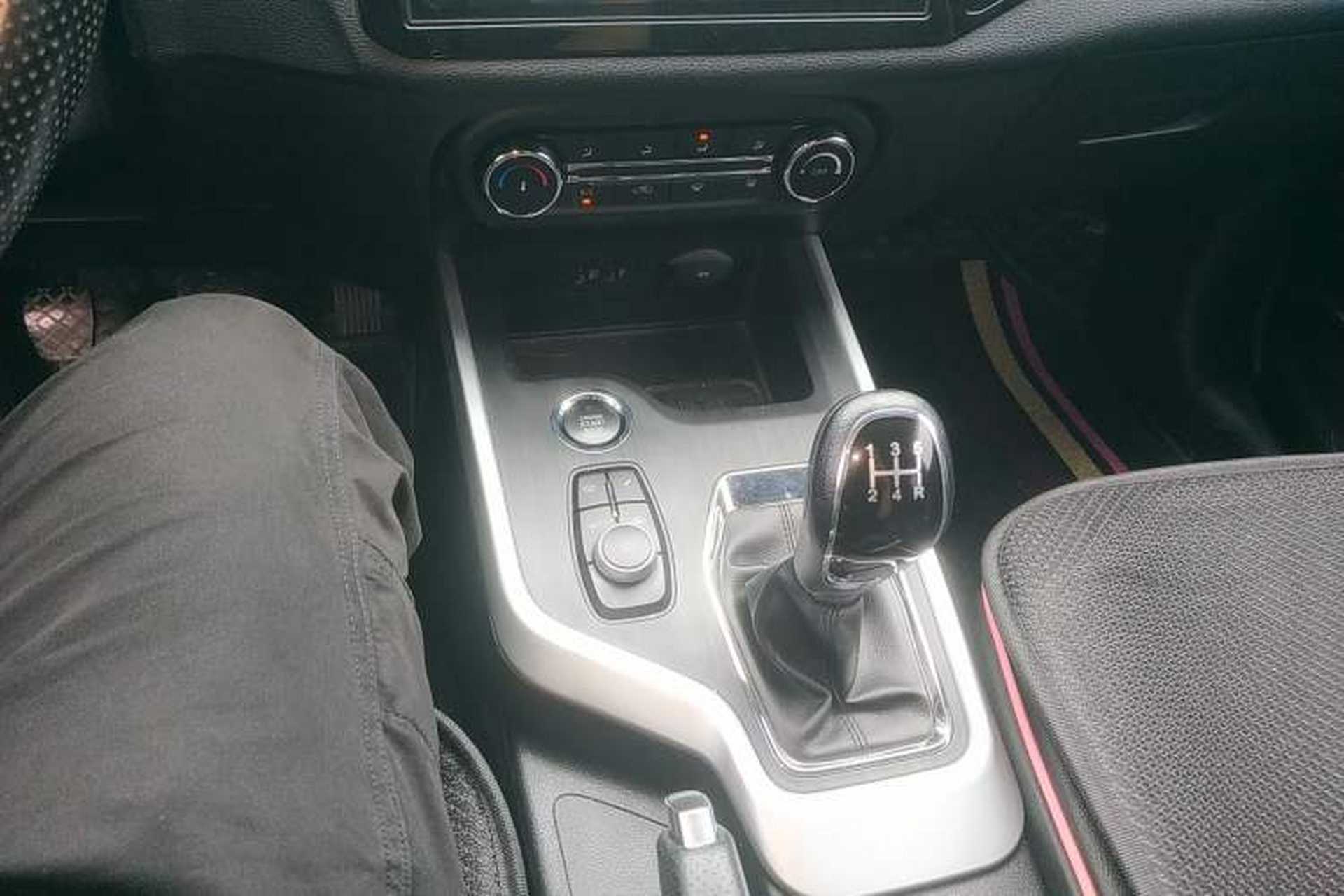 Used Chery Tiggo 5x 2019 HERO 1.5L Manual Fashion Edition Gear Lever