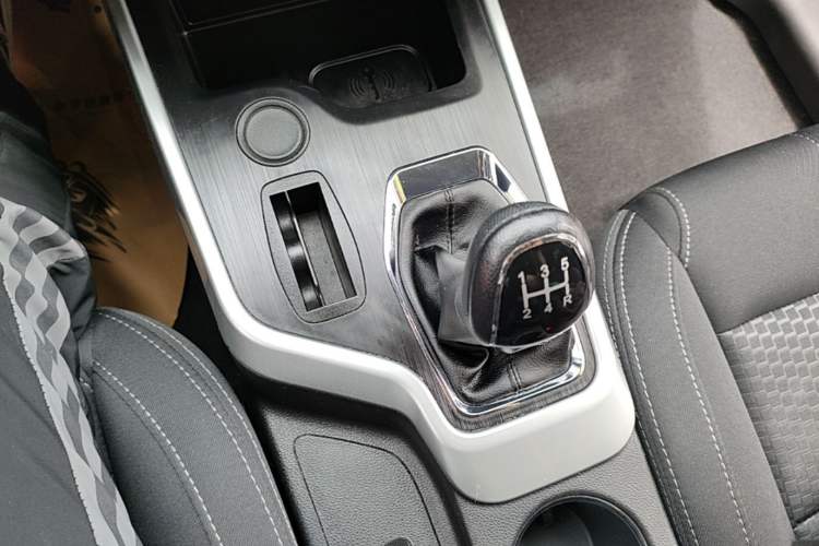 Used Chery Tiggo 5x 2019 HERO 1.5L Manual Urban Edition Gear Lever