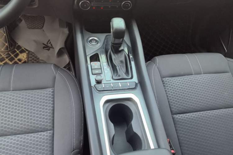 Used Chery Tiggo 5x 2019 HERO 1.5L CVT Fashion Edition Gear Lever