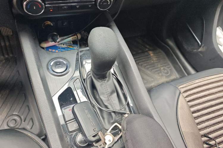 Used Chery Tiggo 5x 2019 HERO 1.5L CVT Luxury Edition Gear Lever