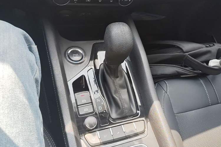 Used Chery Tiggo 5x 2019 HERO 1.5L CVT Fashion Edition Gear Lever