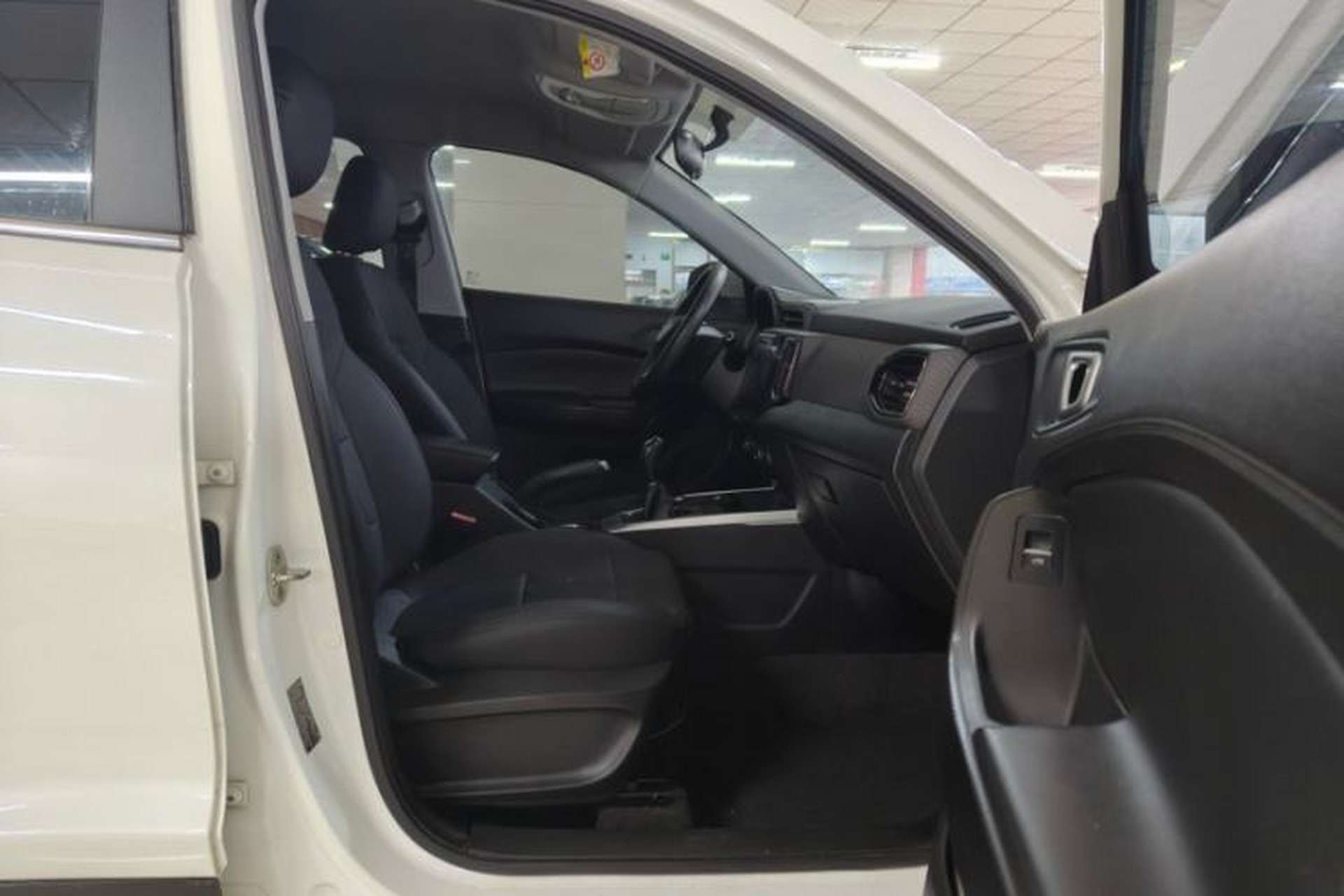 Used Chery Tiggo 5x 2019 HERO 1.5L Manual Fashion Edition Interior 1