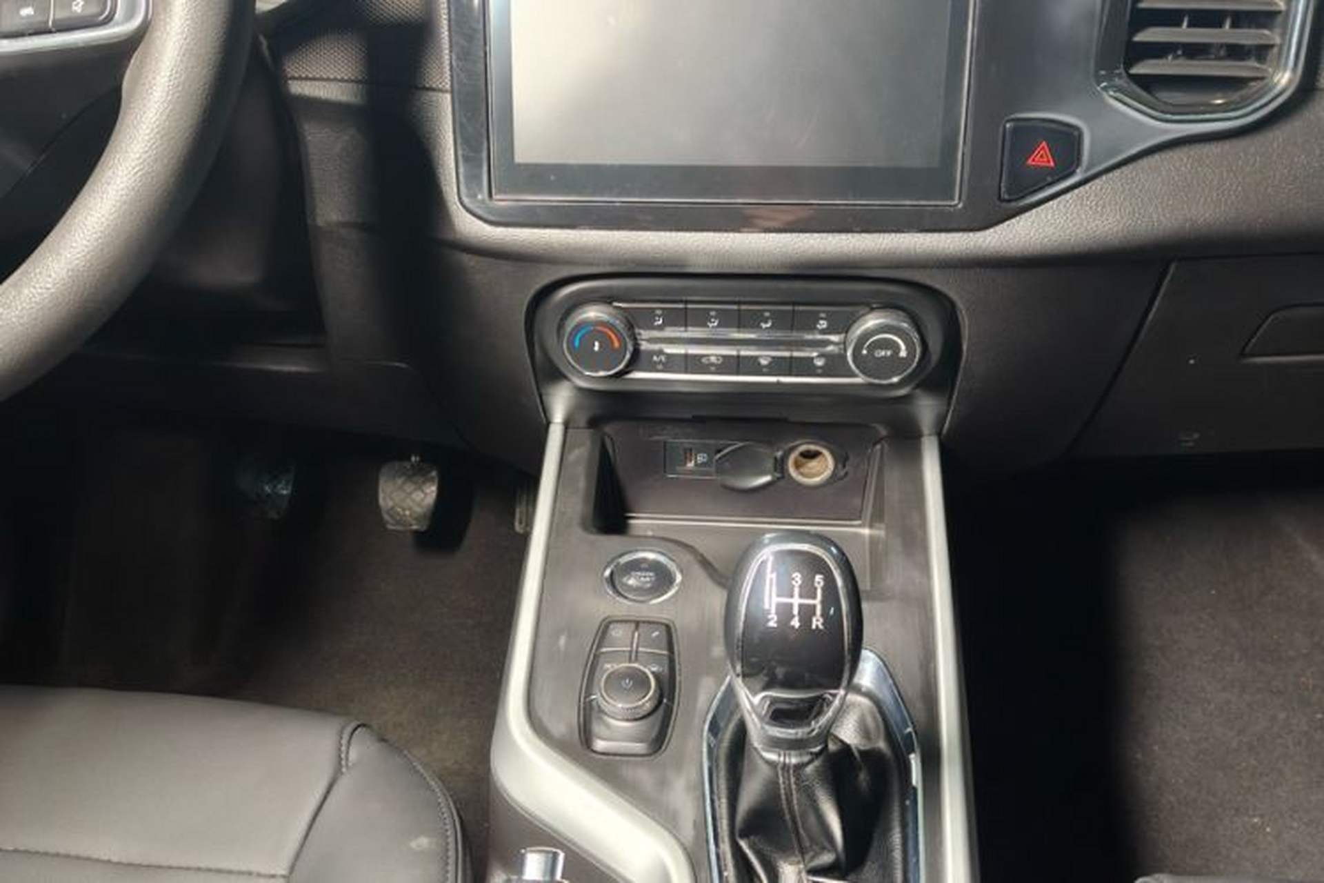Used Chery Tiggo 5x 2019 HERO 1.5L Manual Fashion Edition Interior 12