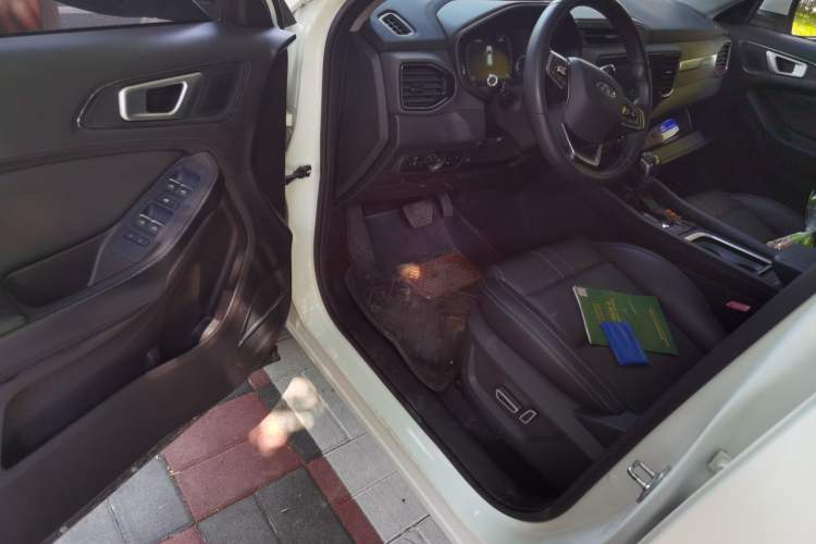 Used Chery Tiggo 5x 2019 HERO 1.5L CVT Luxury Edition Interior 3