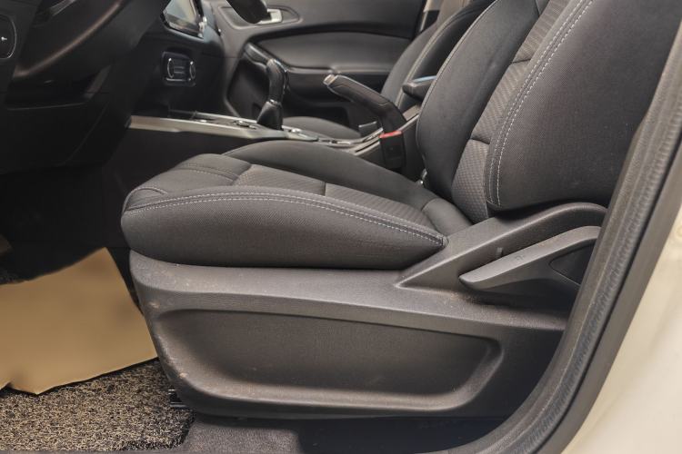 Used Chery Tiggo 5x 2019 HERO 1.5L Manual Fashion Edition Interior 3