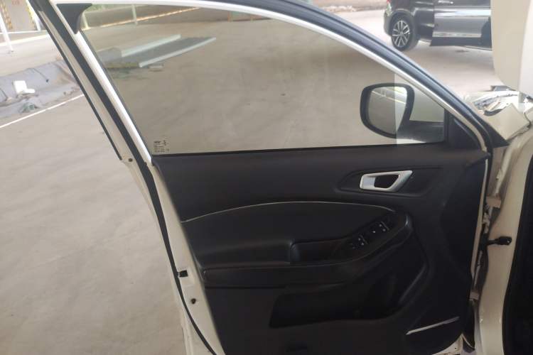 Used Chery Tiggo 5x 2019 HERO 1.5L Manual Fashion Edition Interior 4